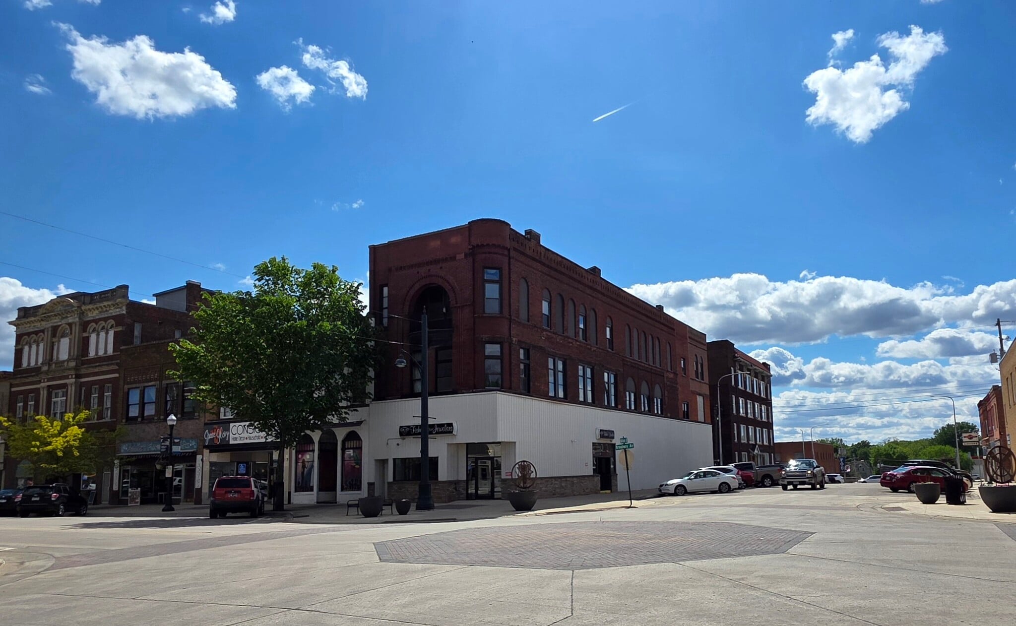 202 S Broadway Ave, Albert Lea, MN for Sale
