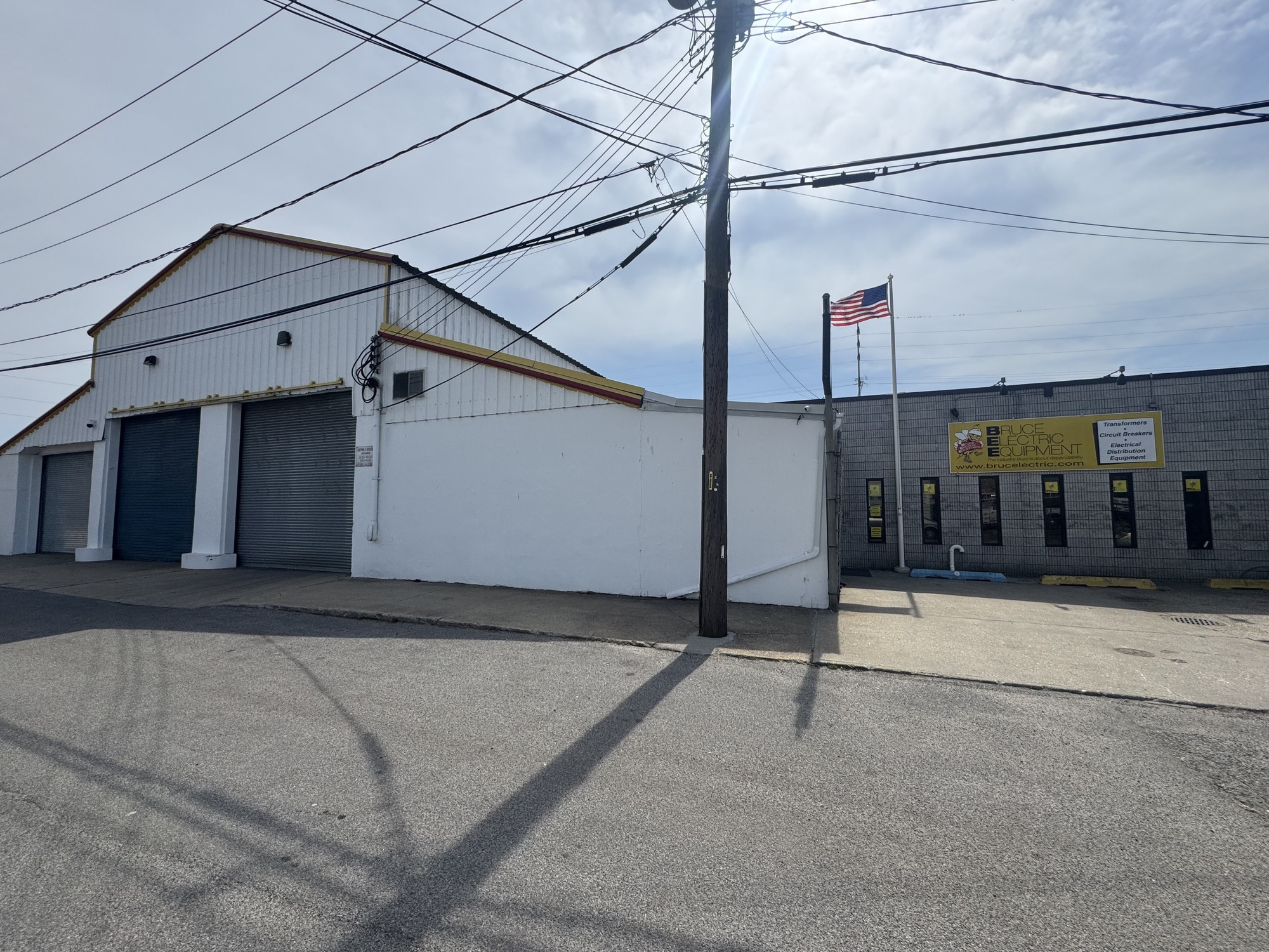 131 Akron St, Lindenhurst, NY for Sale