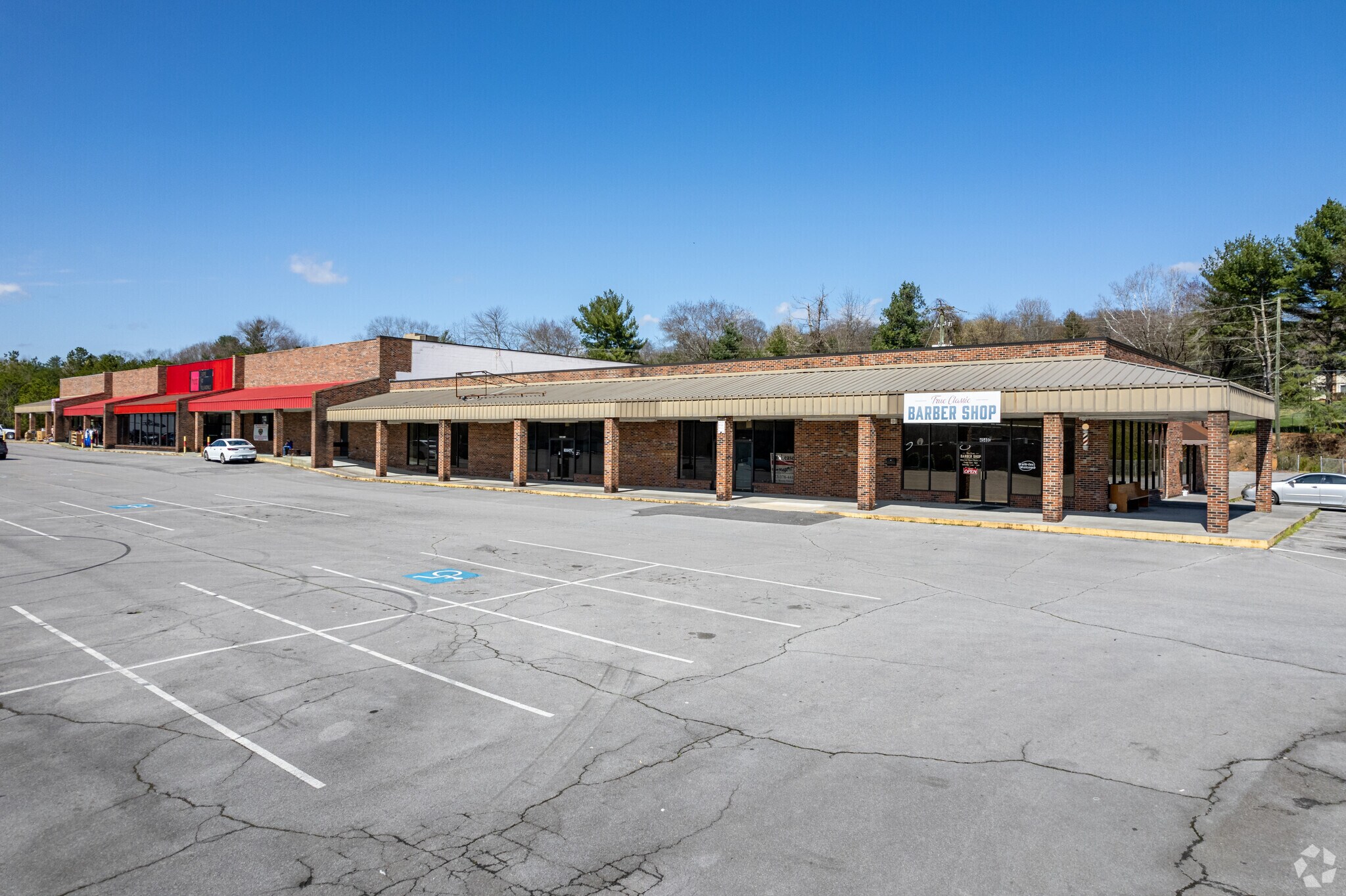 4540 W Stone Dr Kingsport, TN 37660 Retail Property for Sale on