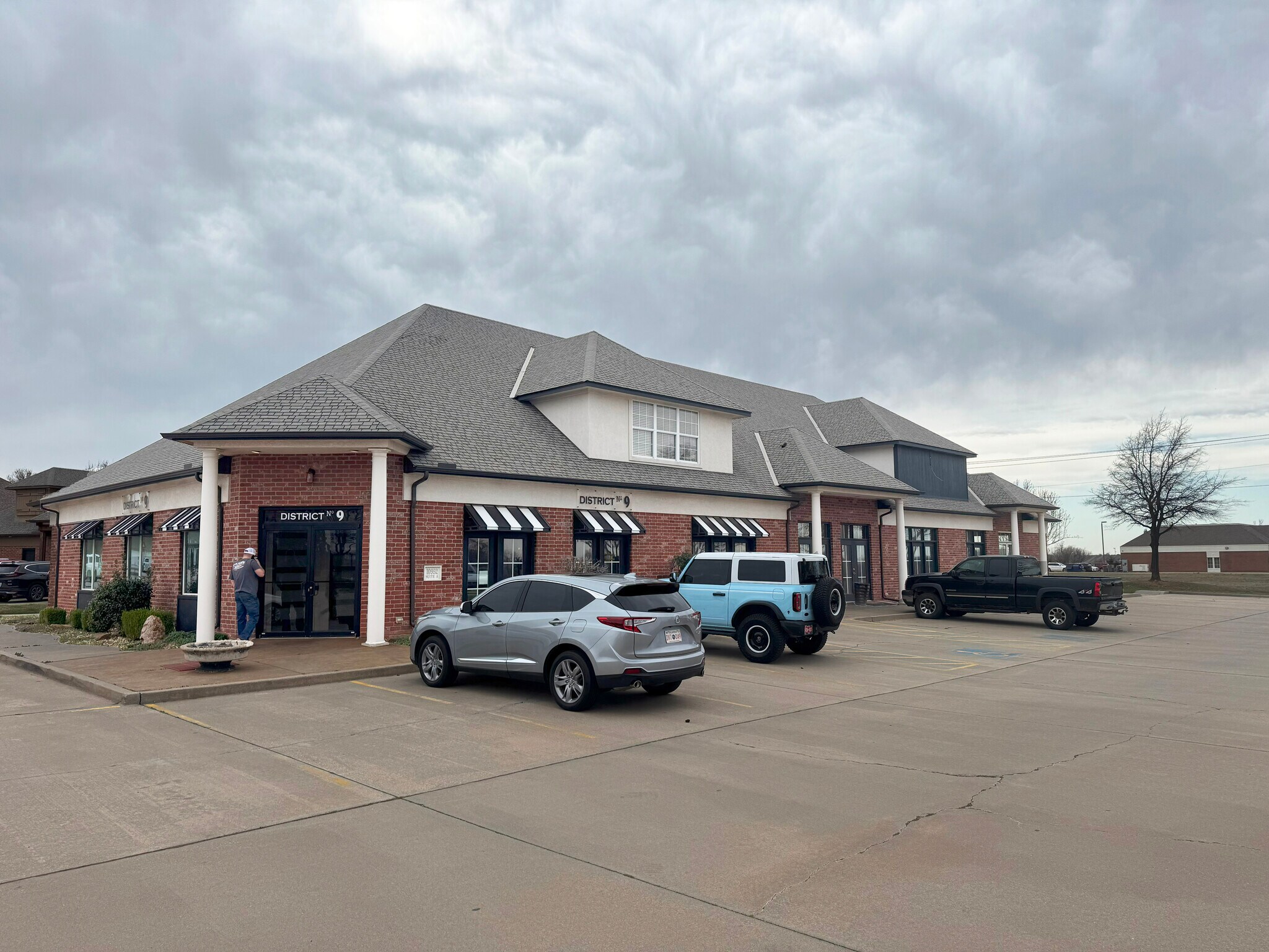 10952 NW Expressway, Yukon, OK for Sale