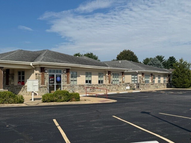 411 N Clarendon Ct, Savoy, IL for Rent