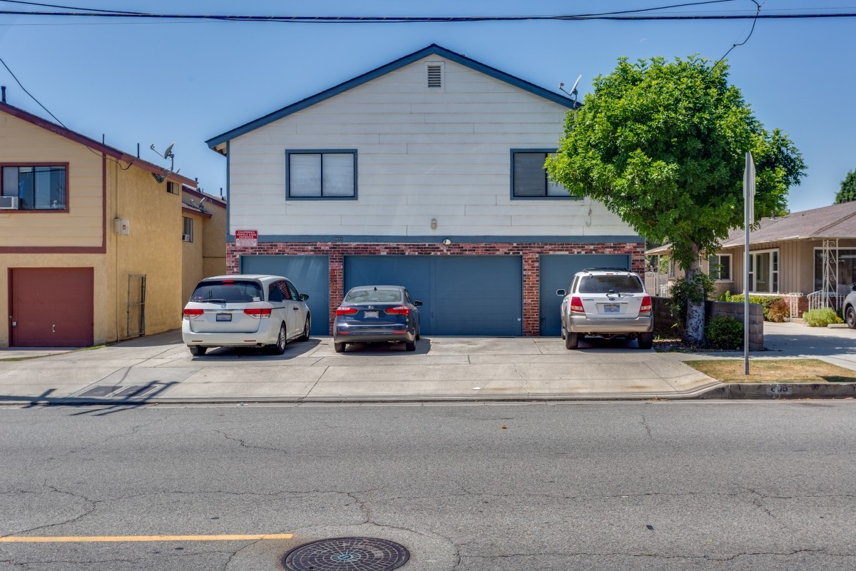 805 N Pasadena Ave, Azusa, CA for Sale