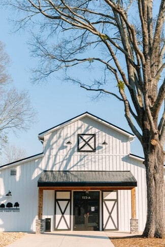 York, SC Retail - 122 Congress St N