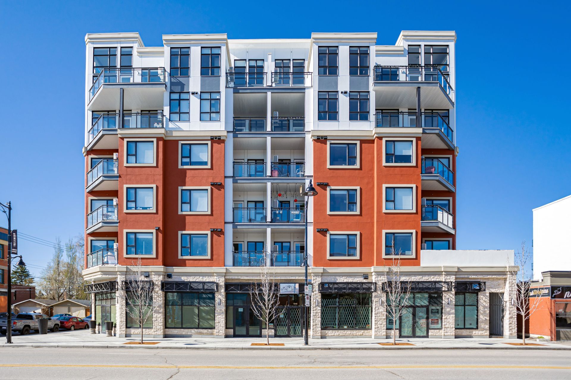 1345 9 Av SE, Calgary, AB for Sale