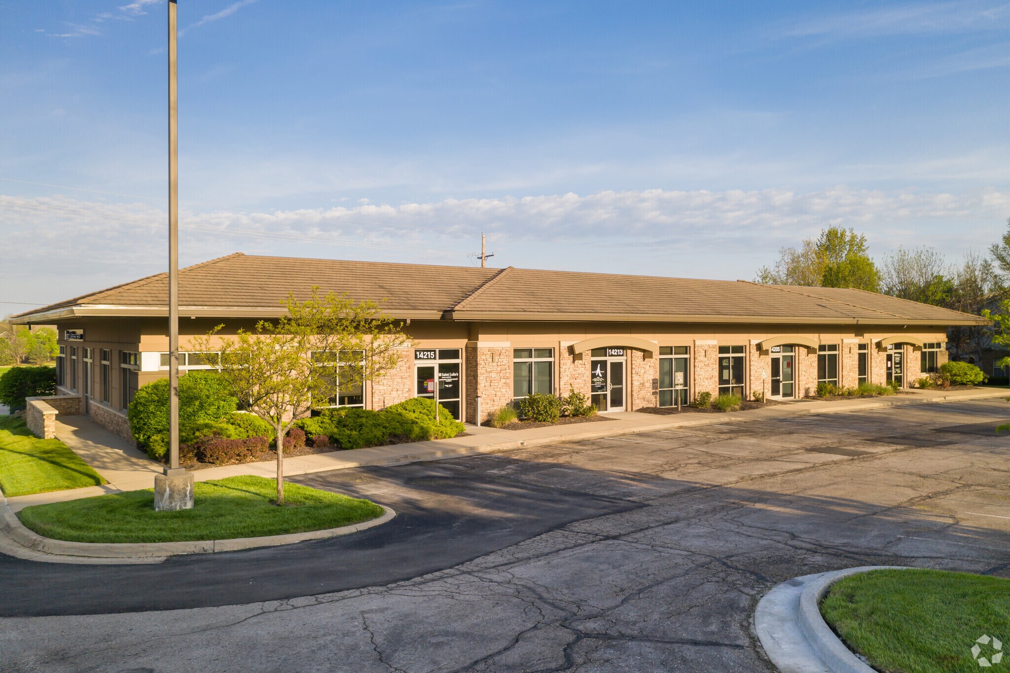 14201-14215 Metcalf Ave, Overland Park, KS for Rent
