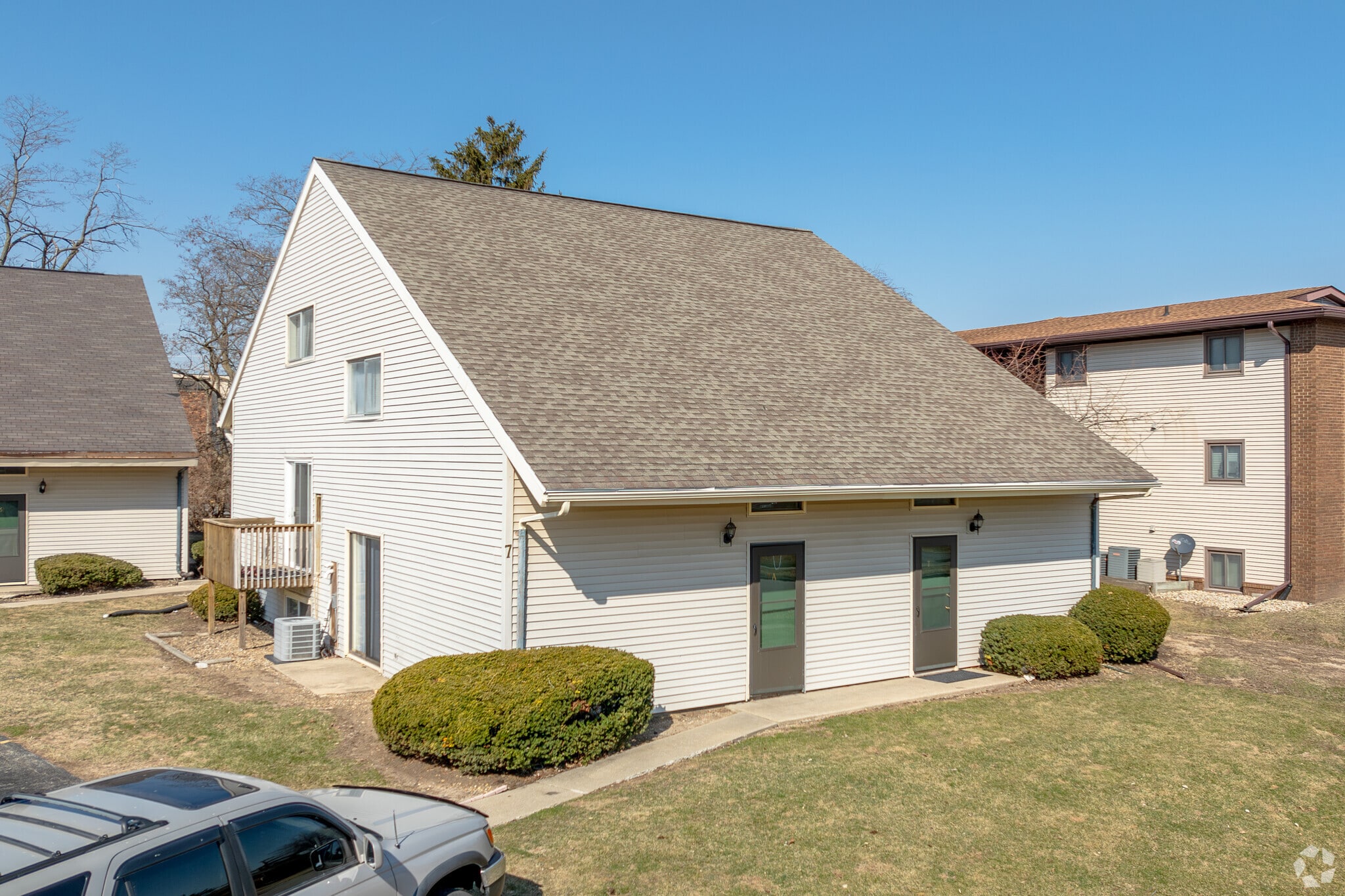 717 Fairmont Dr, Bloomington, IL for Sale