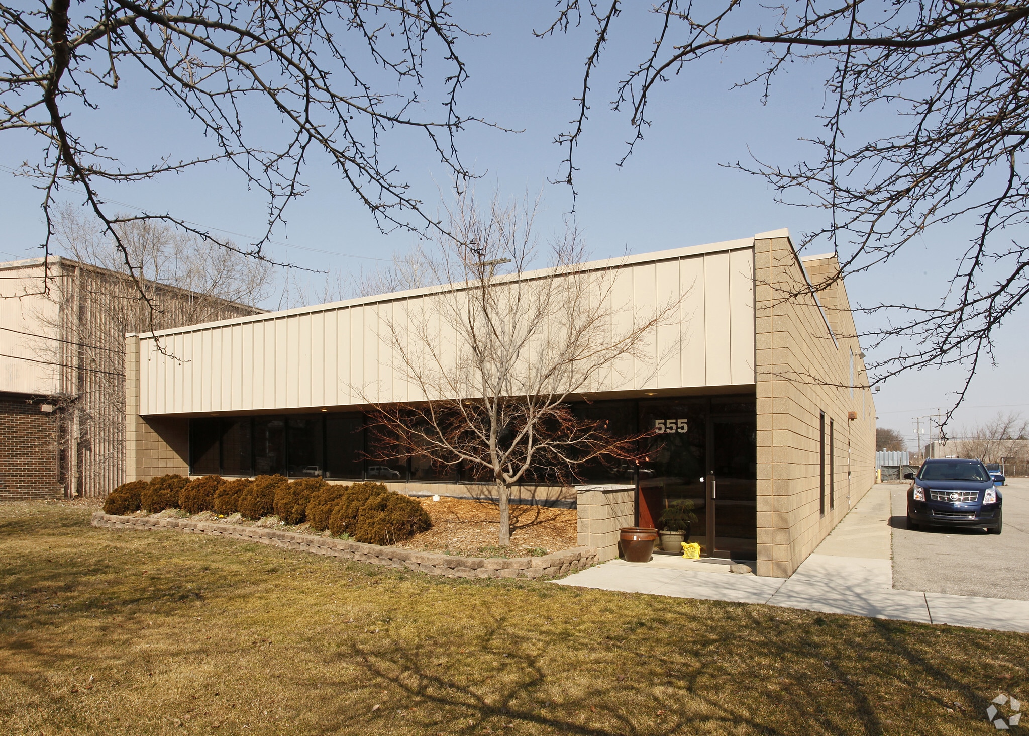 555 Elmwood Dr, Troy, MI for Rent