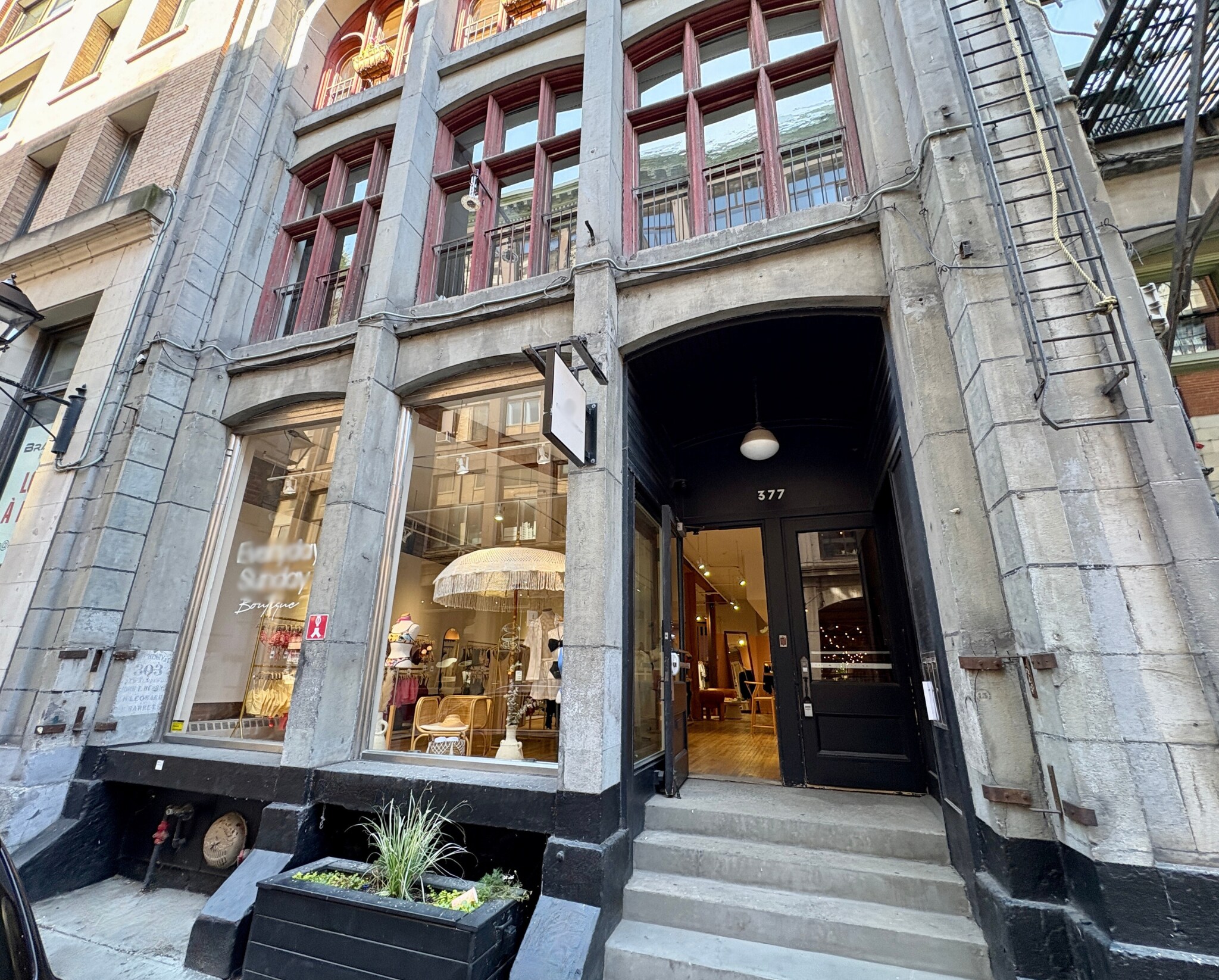 377 Rue Saint-Paul O, Montréal, QC for Rent