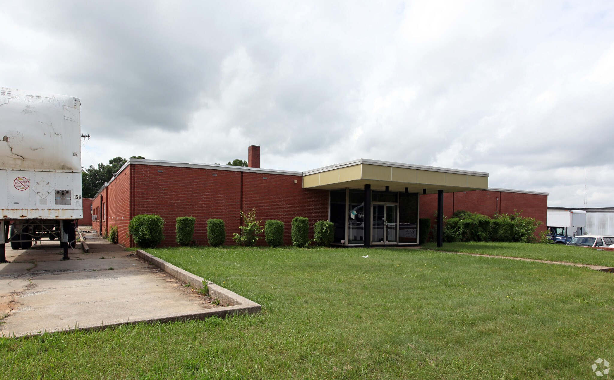 1411 Progress Ave, High Point, NC for Rent