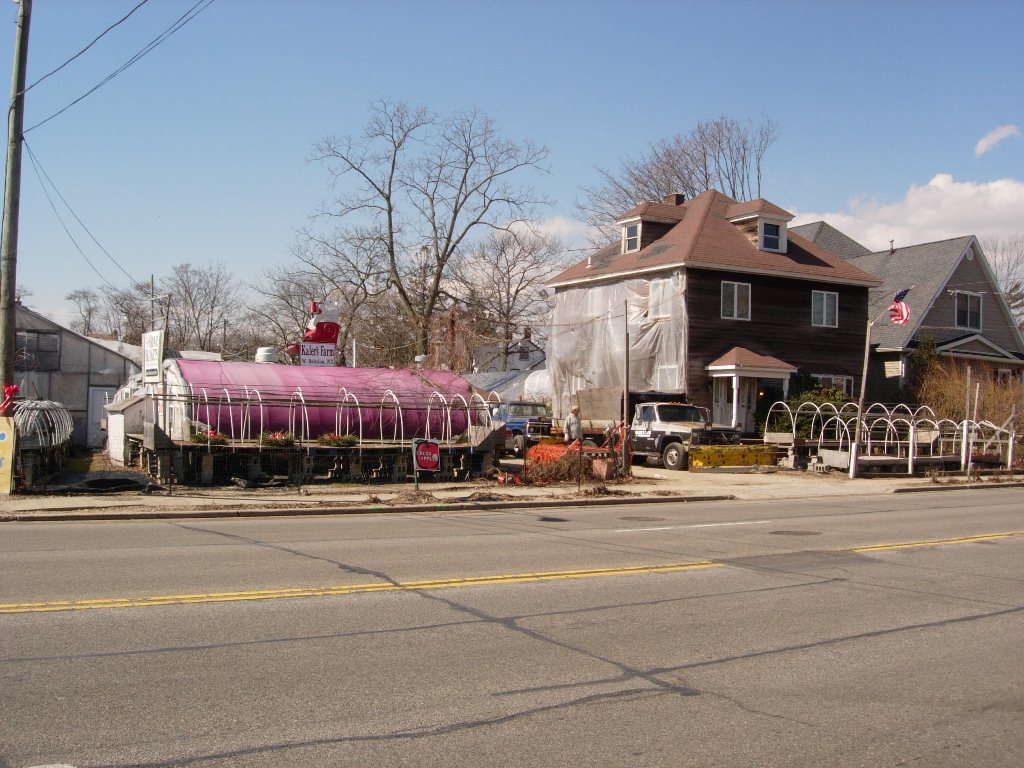 164 Little East Neck Rd, West Babylon, NY for Sale
