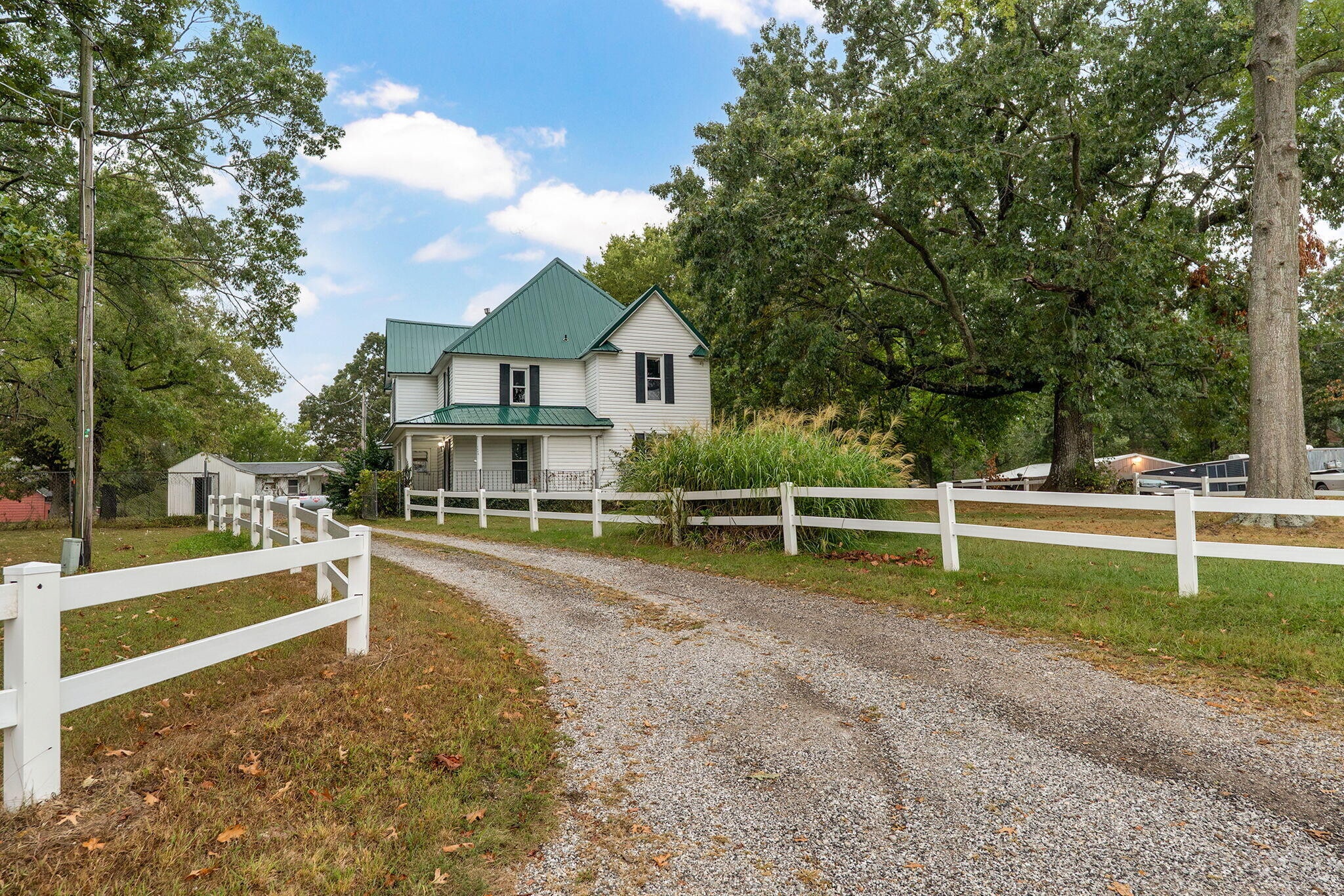 1642 W Inman Rd, Nixa, MO for Sale