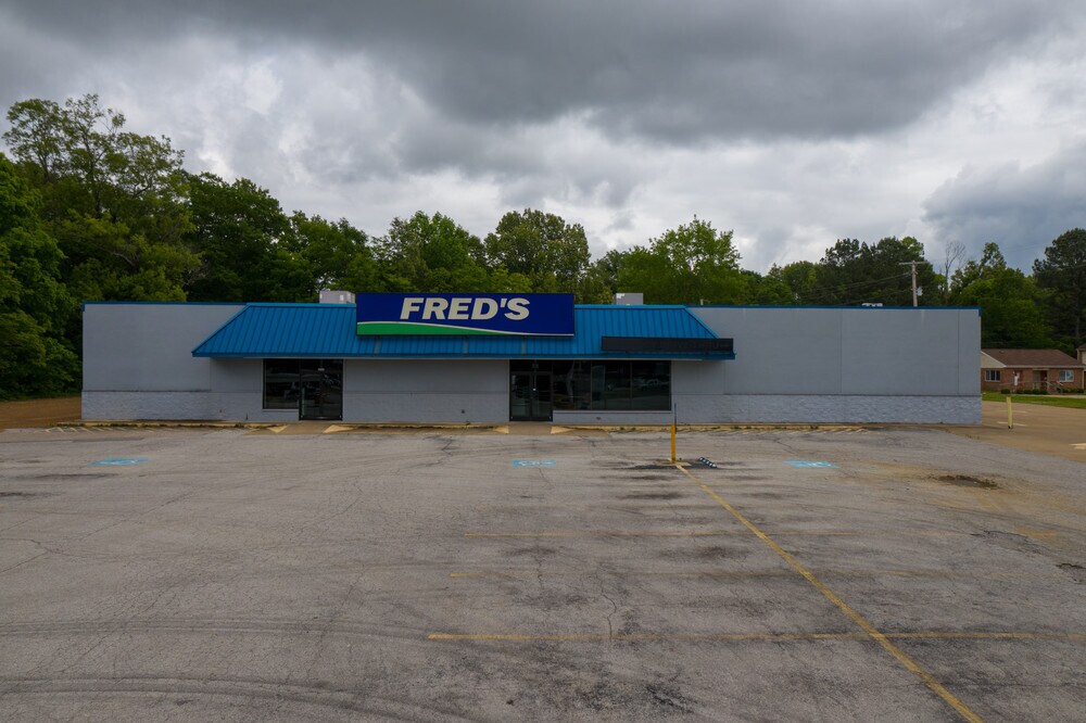 2045 US Highway 45 Byp S Trenton, TN 38382 Retail Property for Sale
