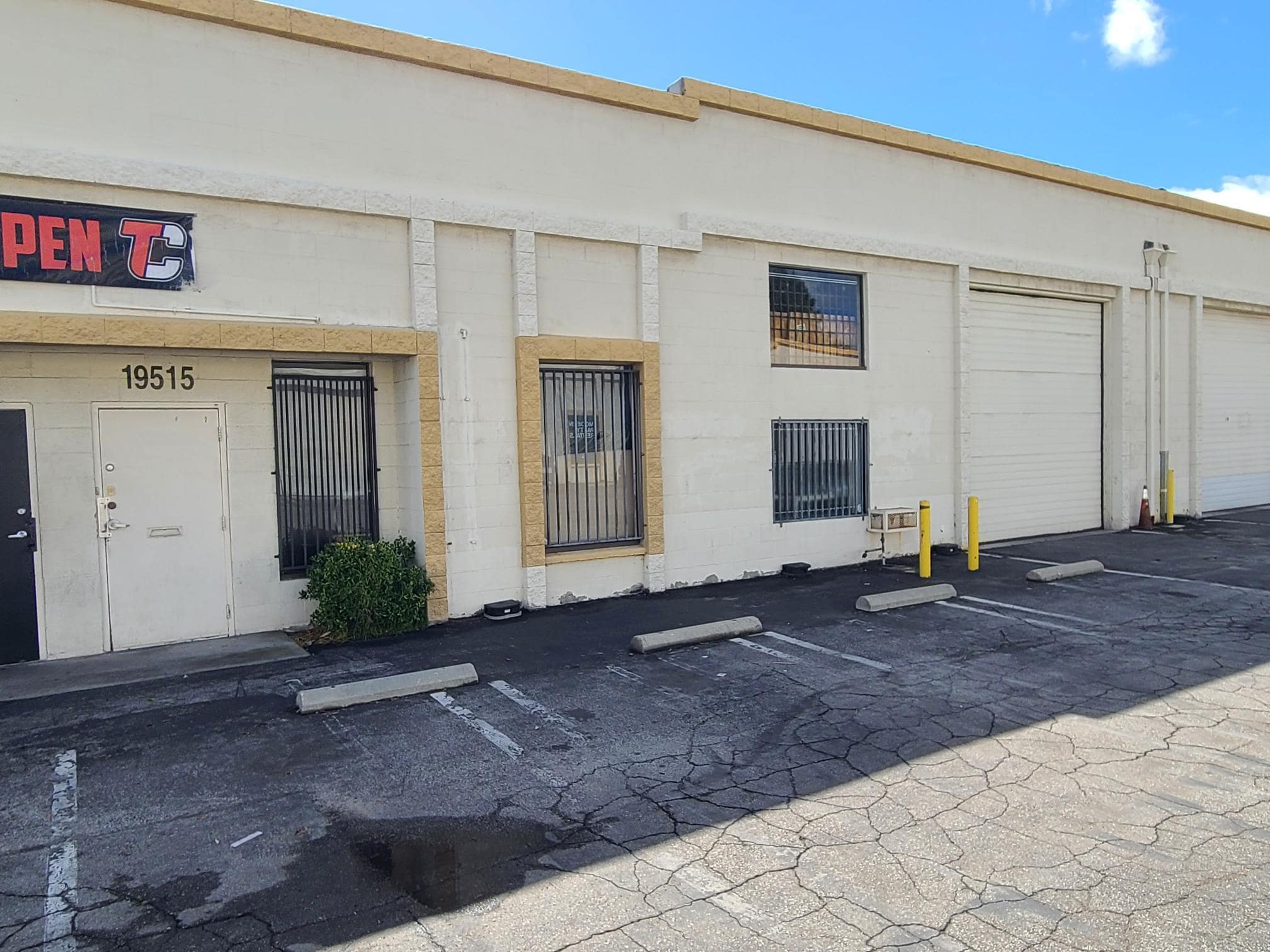 19501-19529 Business Center Dr, Northridge, CA for Rent