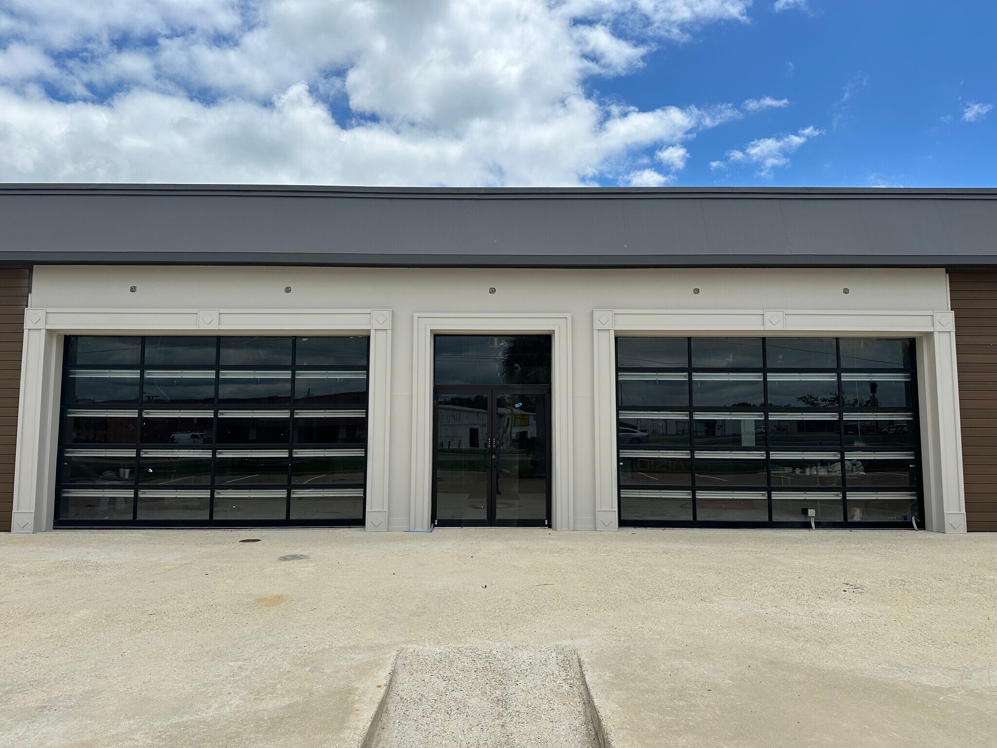 1400 W Tunnel Blvd, Houma, LA for Rent