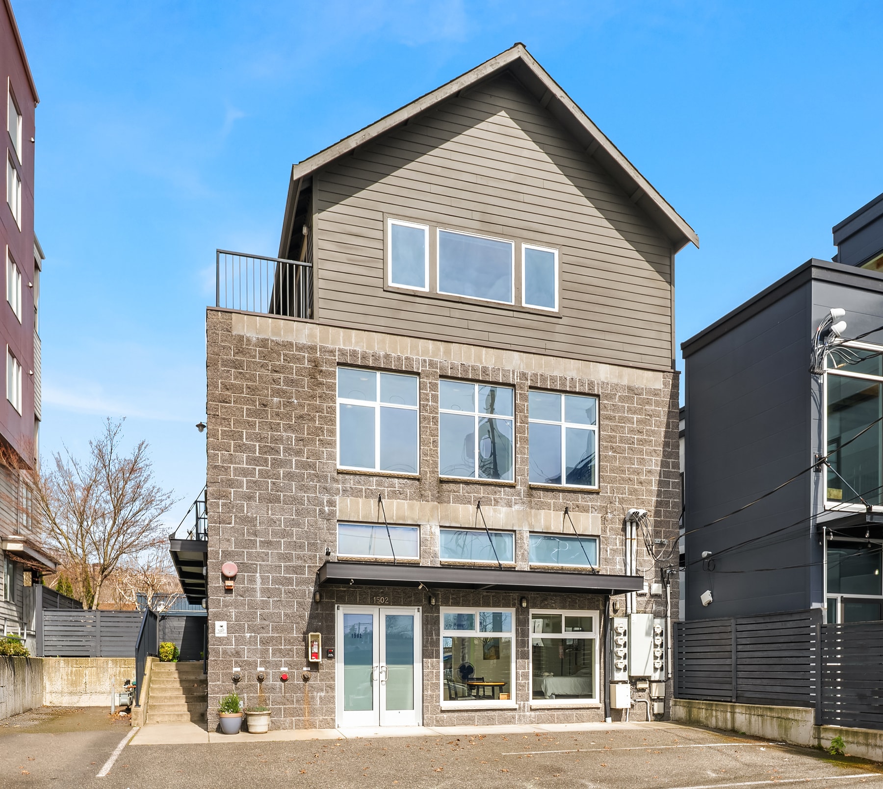 1502 NW 52nd St, Seattle, WA for Sale