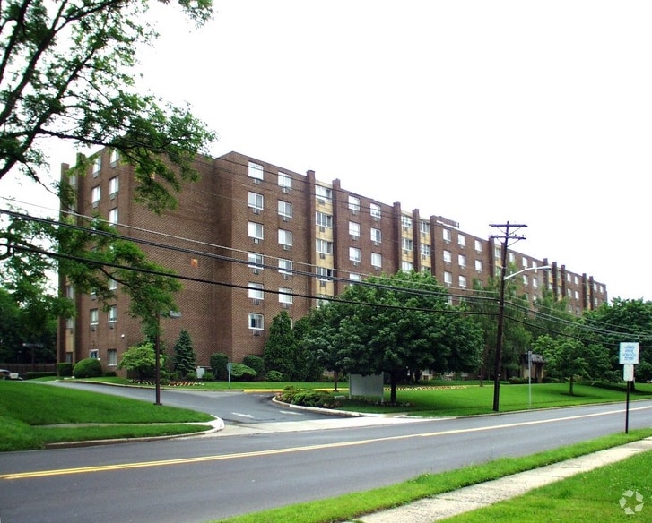 860 Lower Ferry Rd, Ewing, NJ for Sale