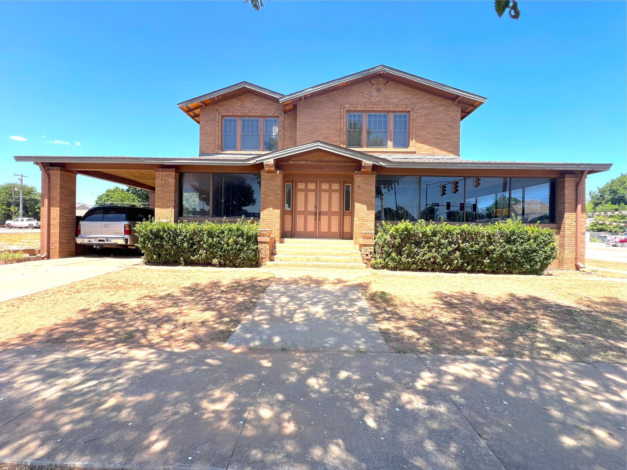 621 E Broadway St, Altus, OK for Sale