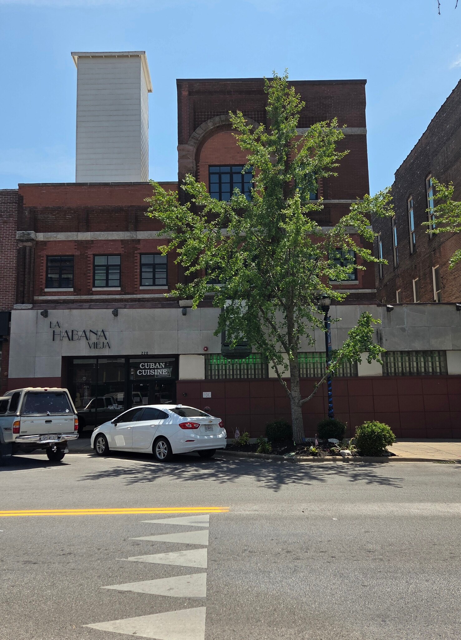 220 E Commercial St, Springfield, MO for Sale