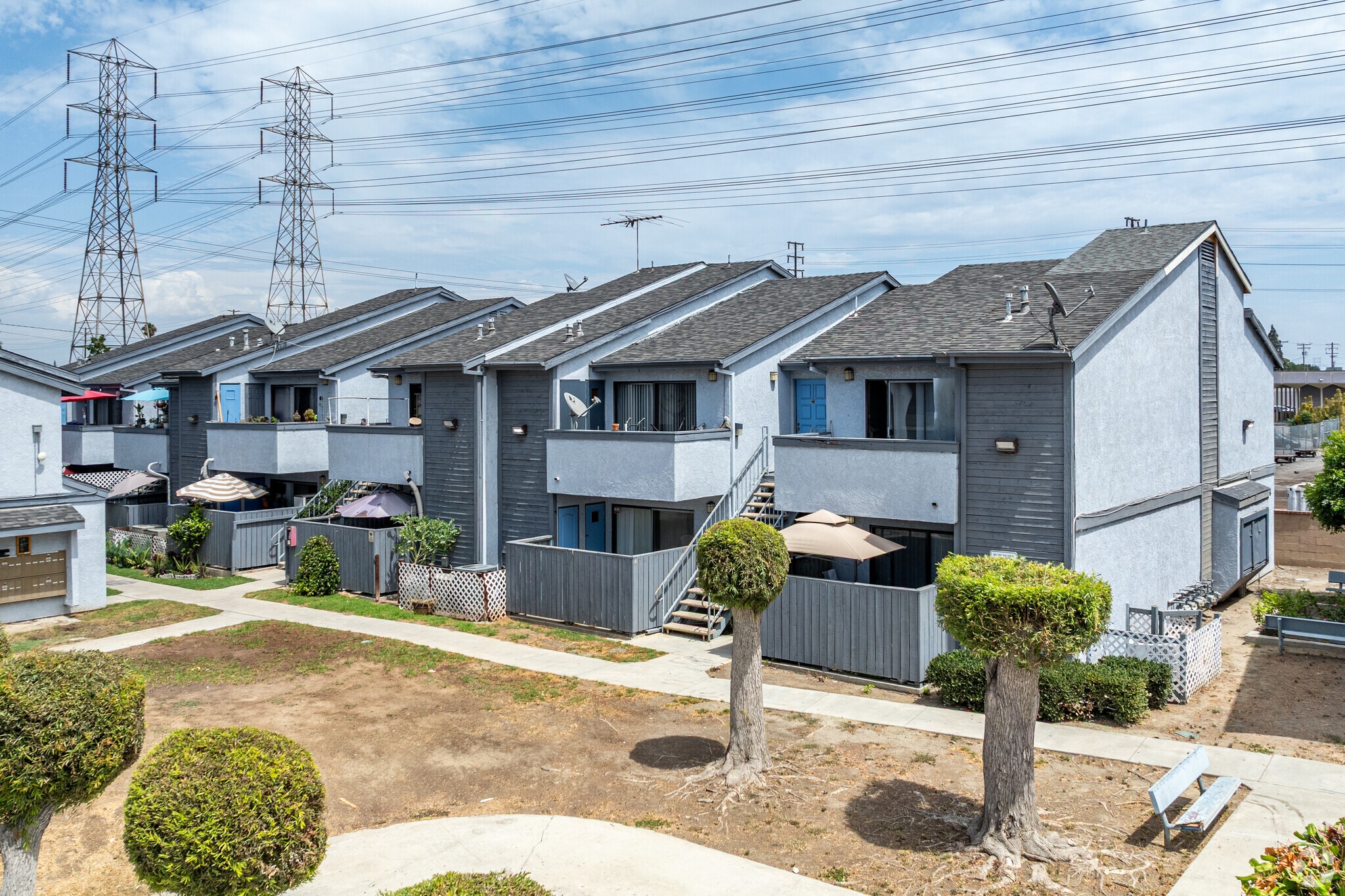 7126 Somerset Blvd, Paramount, CA for Sale