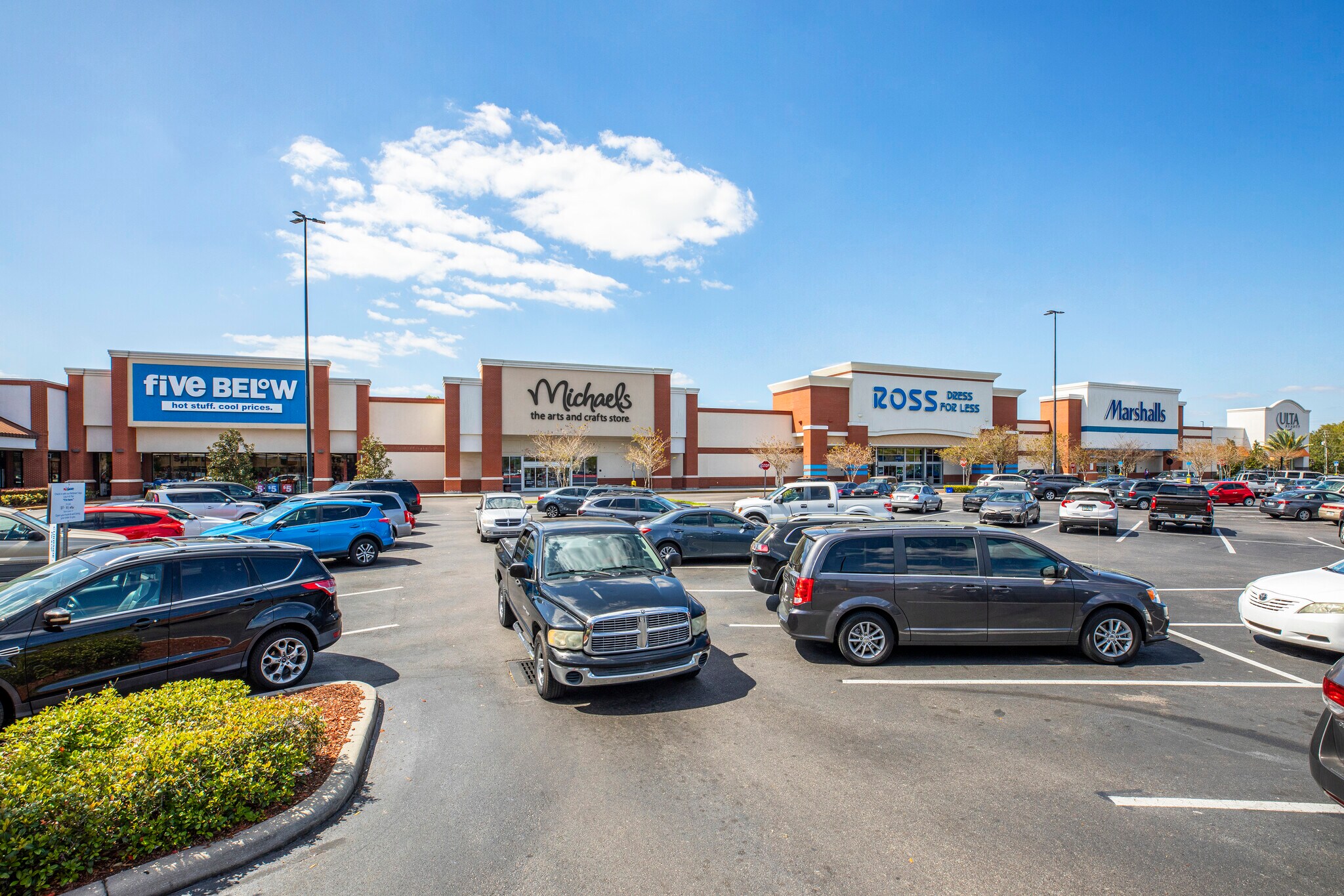 105240 W Alexander St Plant City, FL 33566 Shopping Center Property for Lease on