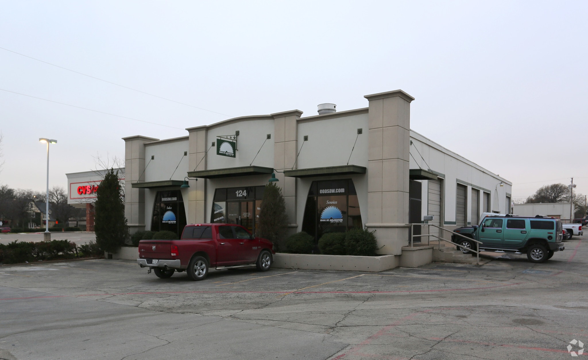 104-142 S Collins St, Arlington, TX for Rent