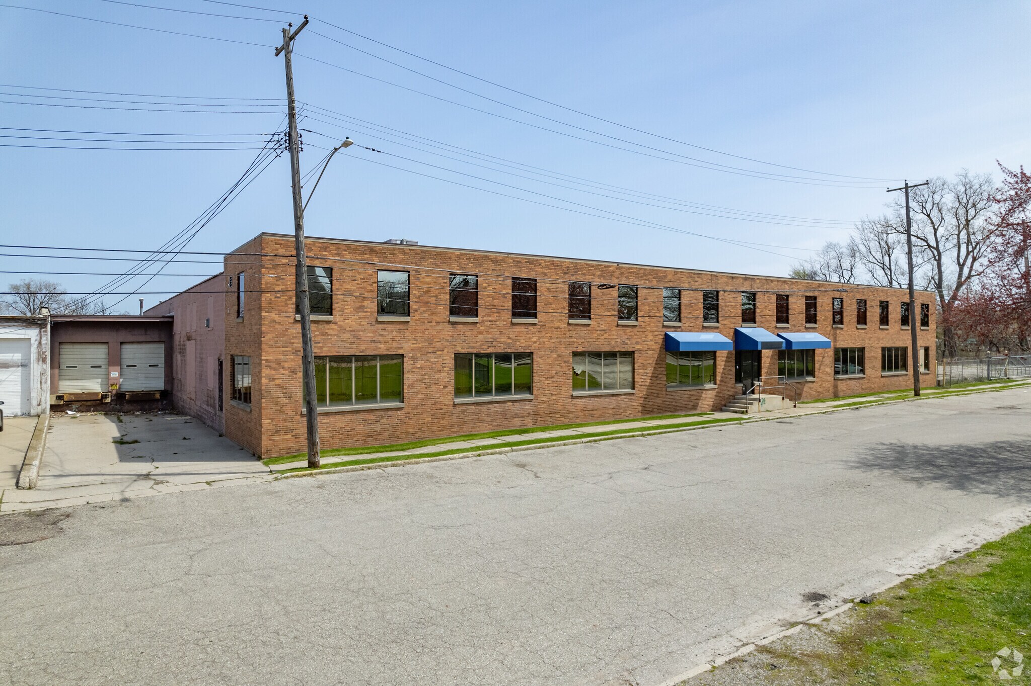 1121 River St, Lansing, MI for Rent