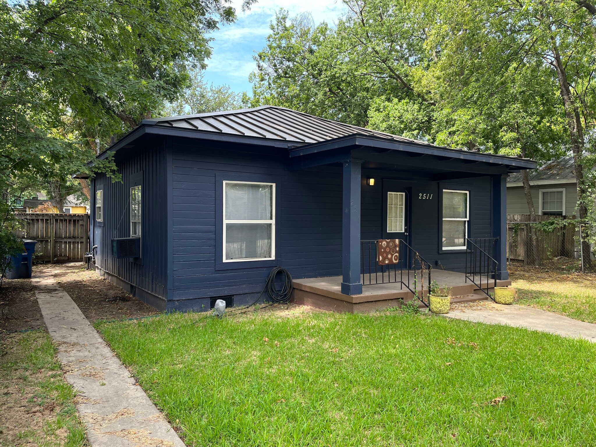 2511 E Cesar Chavez St, Austin, TX for Sale