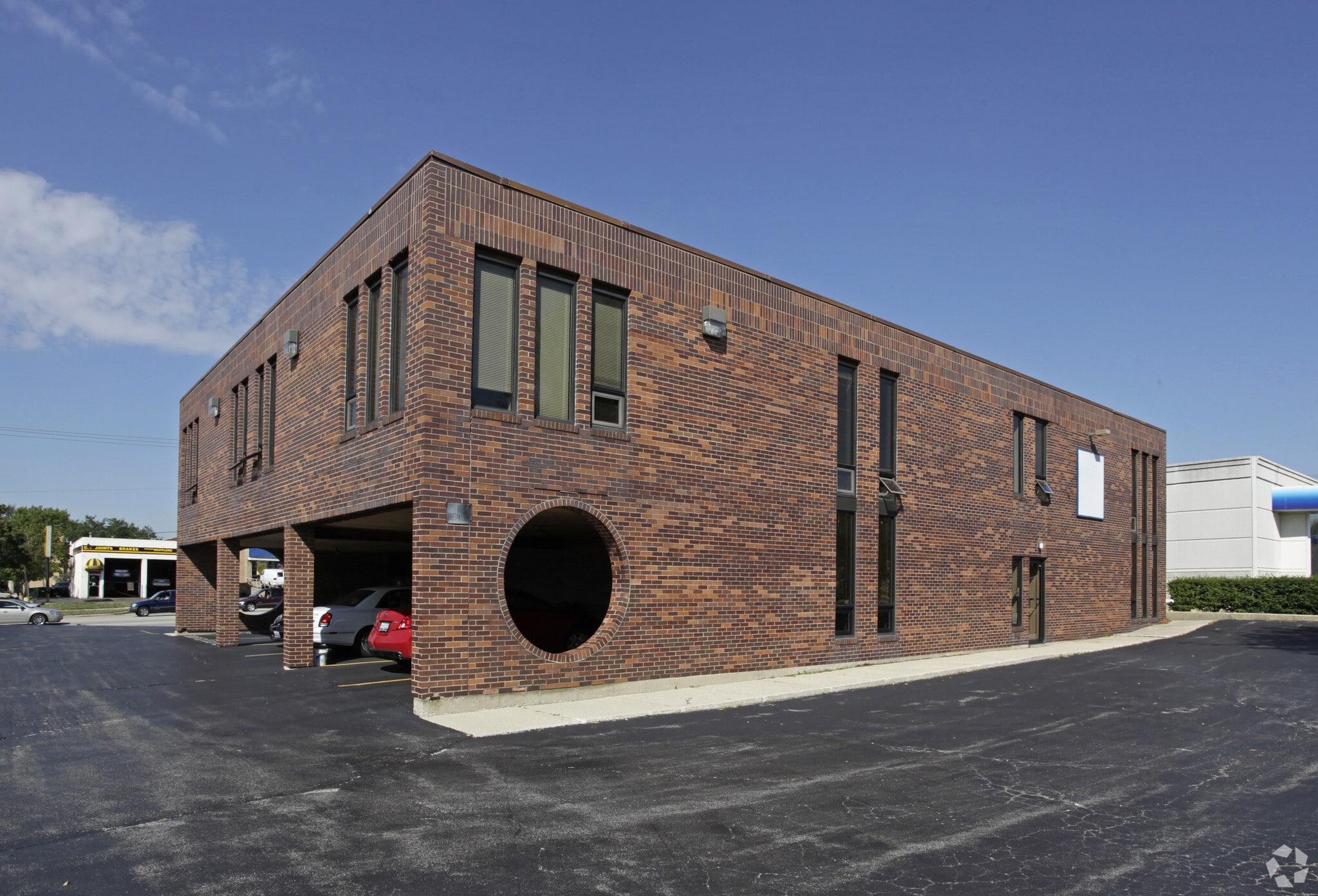 33 W Roosevelt Rd, Lombard, IL for Rent