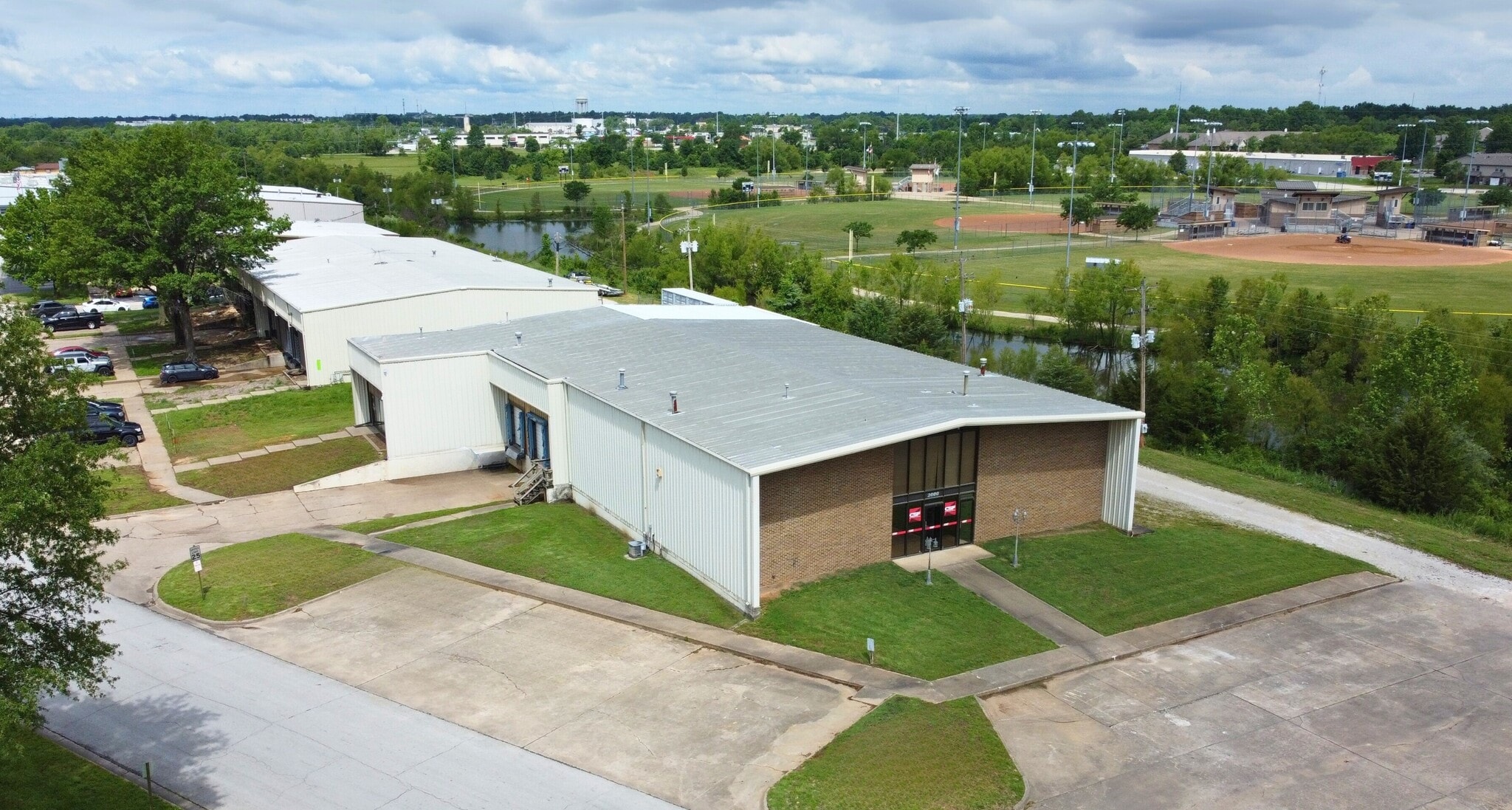2000 N Dixieland, Rogers, AR for Rent