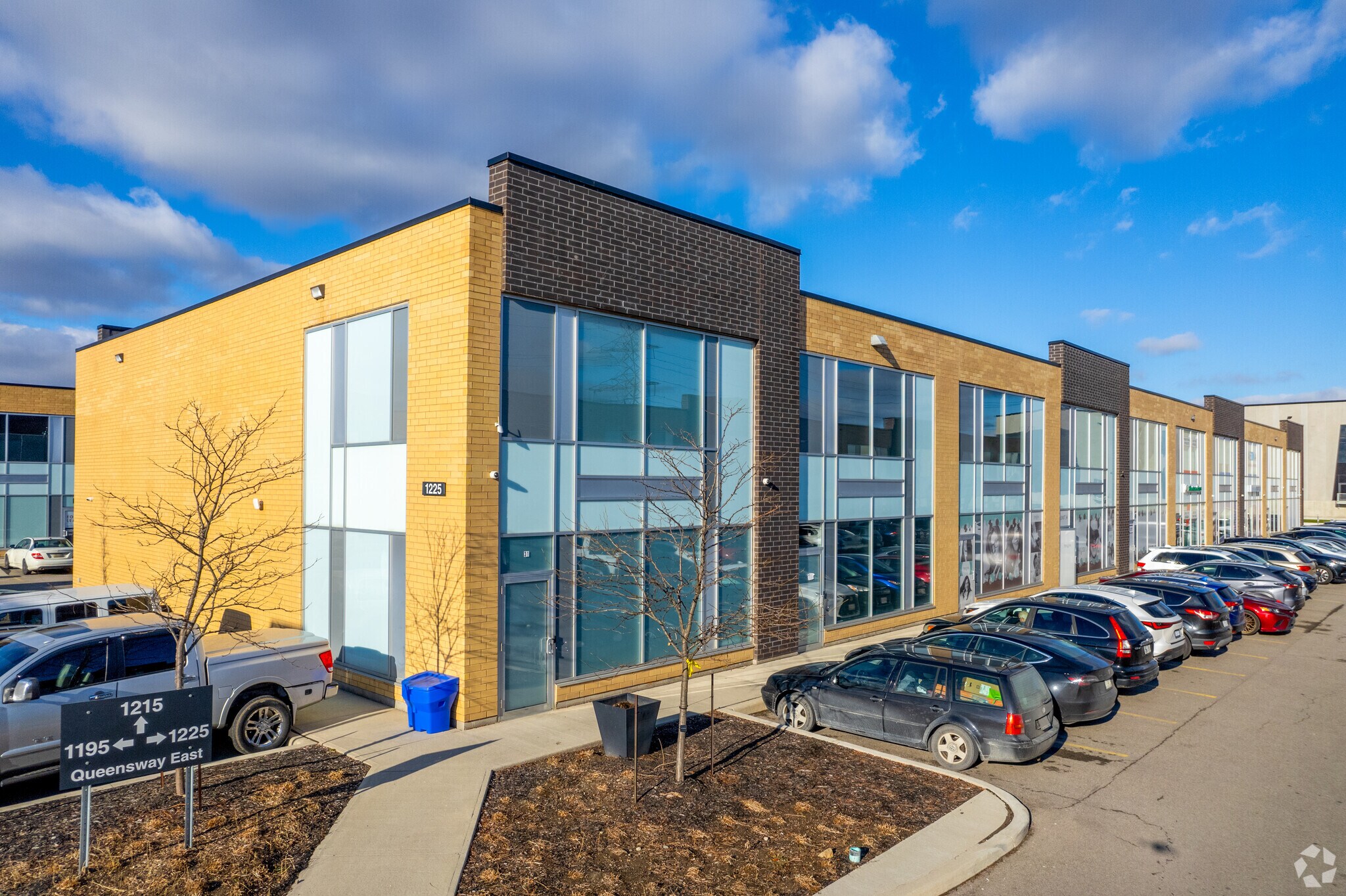 1225 Queensway E, Mississauga, ON for Sale