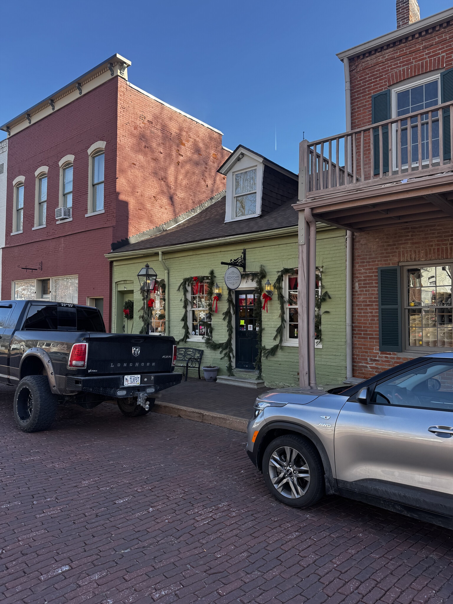 612 S Main St, Saint Charles, MO for Rent