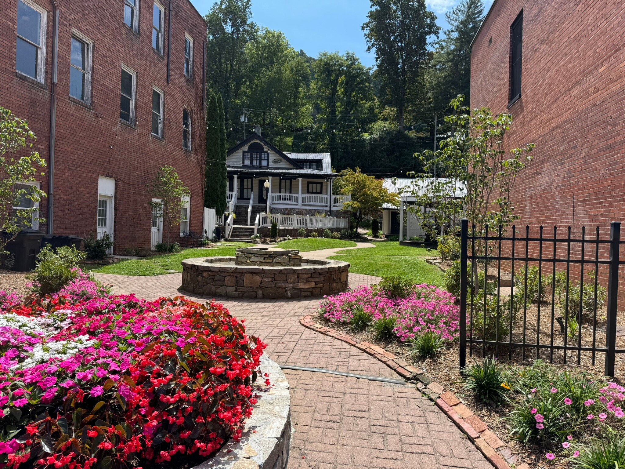 553 W Main St, Sylva, NC for Rent