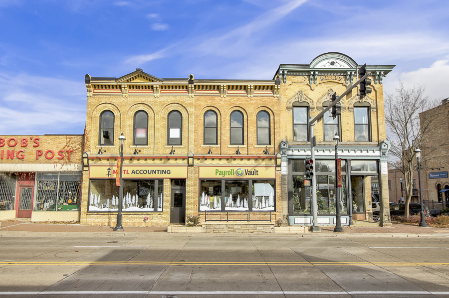 106 W Main St, West Dundee, IL for Rent