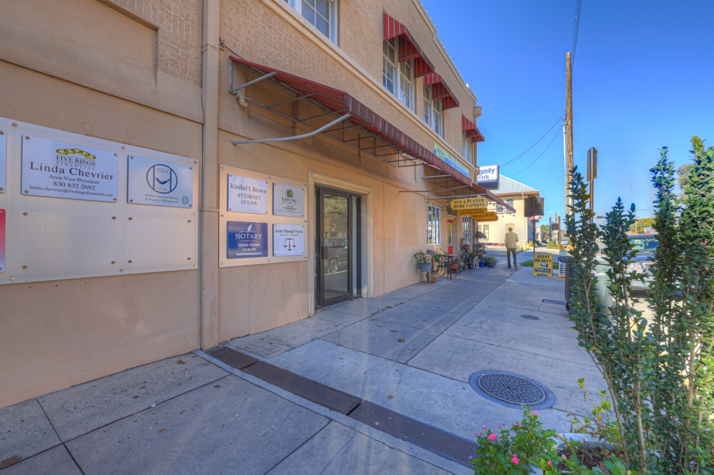 123 N Seguin Ave, New Braunfels, TX for Rent