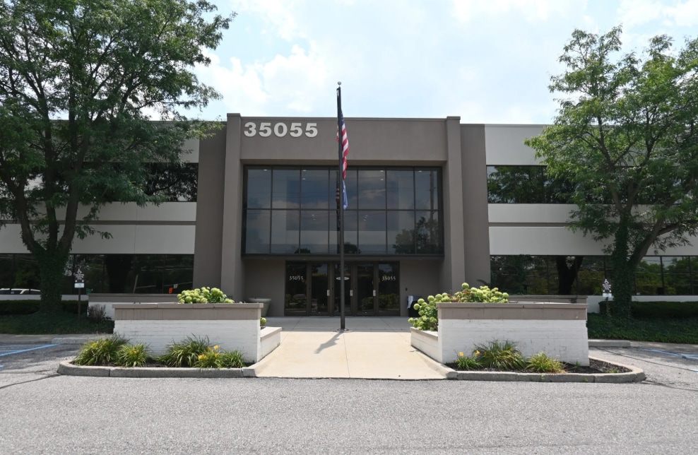35055 W 12 Mile Rd, Farmington Hills, MI for Rent