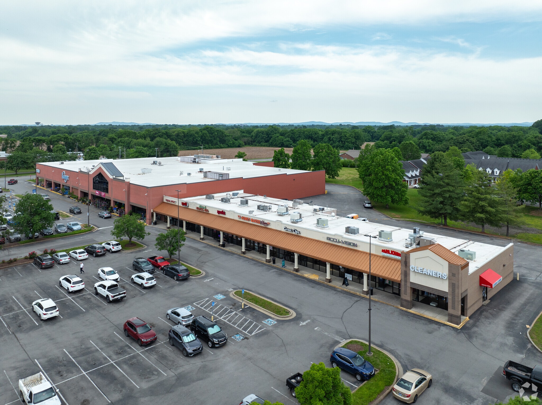2327-2369 Memorial Blvd, Murfreesboro, TN for Sale