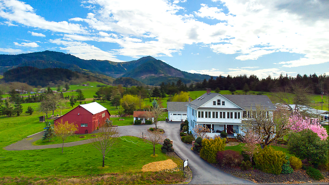 121 Melton Rd, Roseburg, OR for Sale