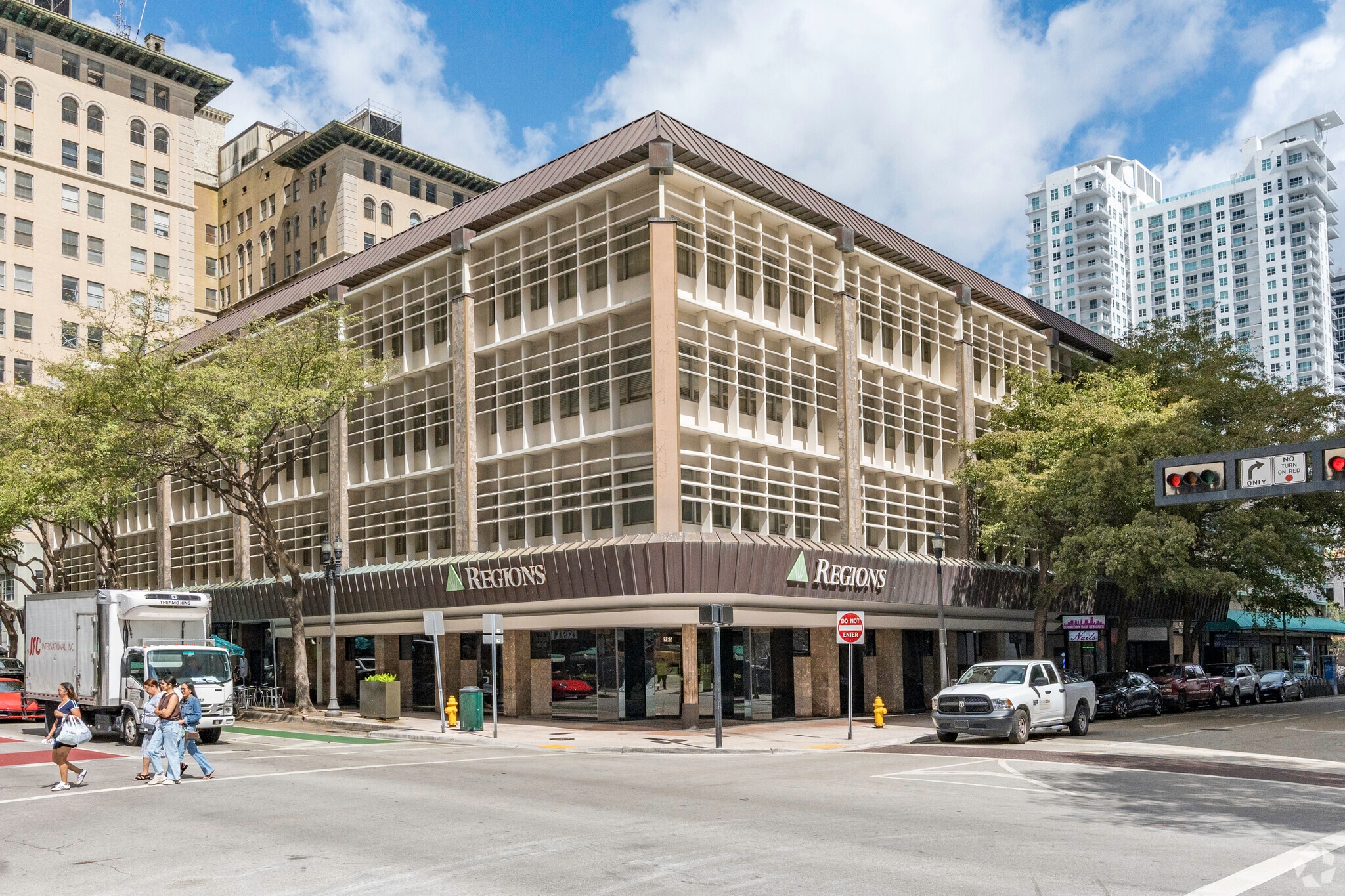235 SE 1st St, Miami, FL for Rent