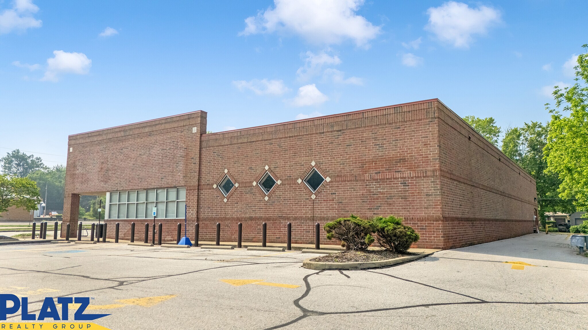 2840 Youngstown Rd SE, Warren, OH for Sale