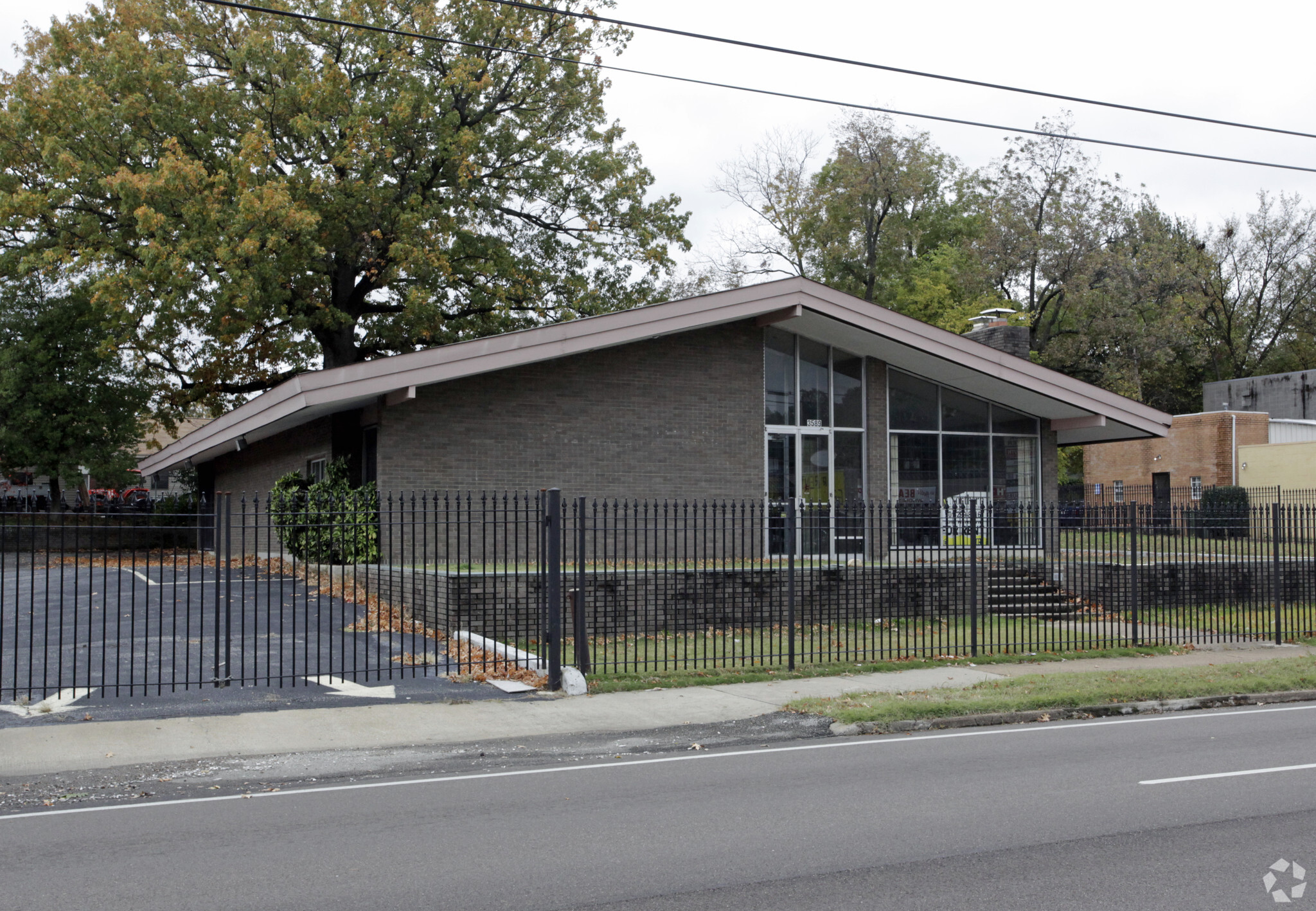 3589 Summer Ave, Memphis, TN for Rent