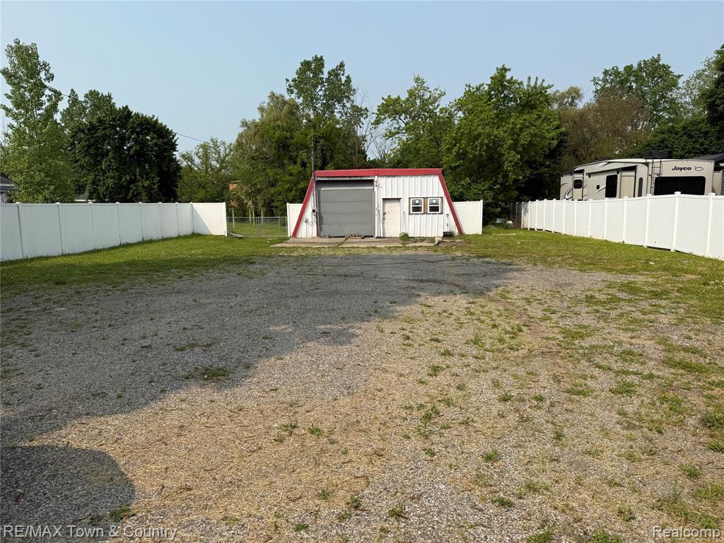 12065 N Saginaw Rd, Clio, MI for Sale
