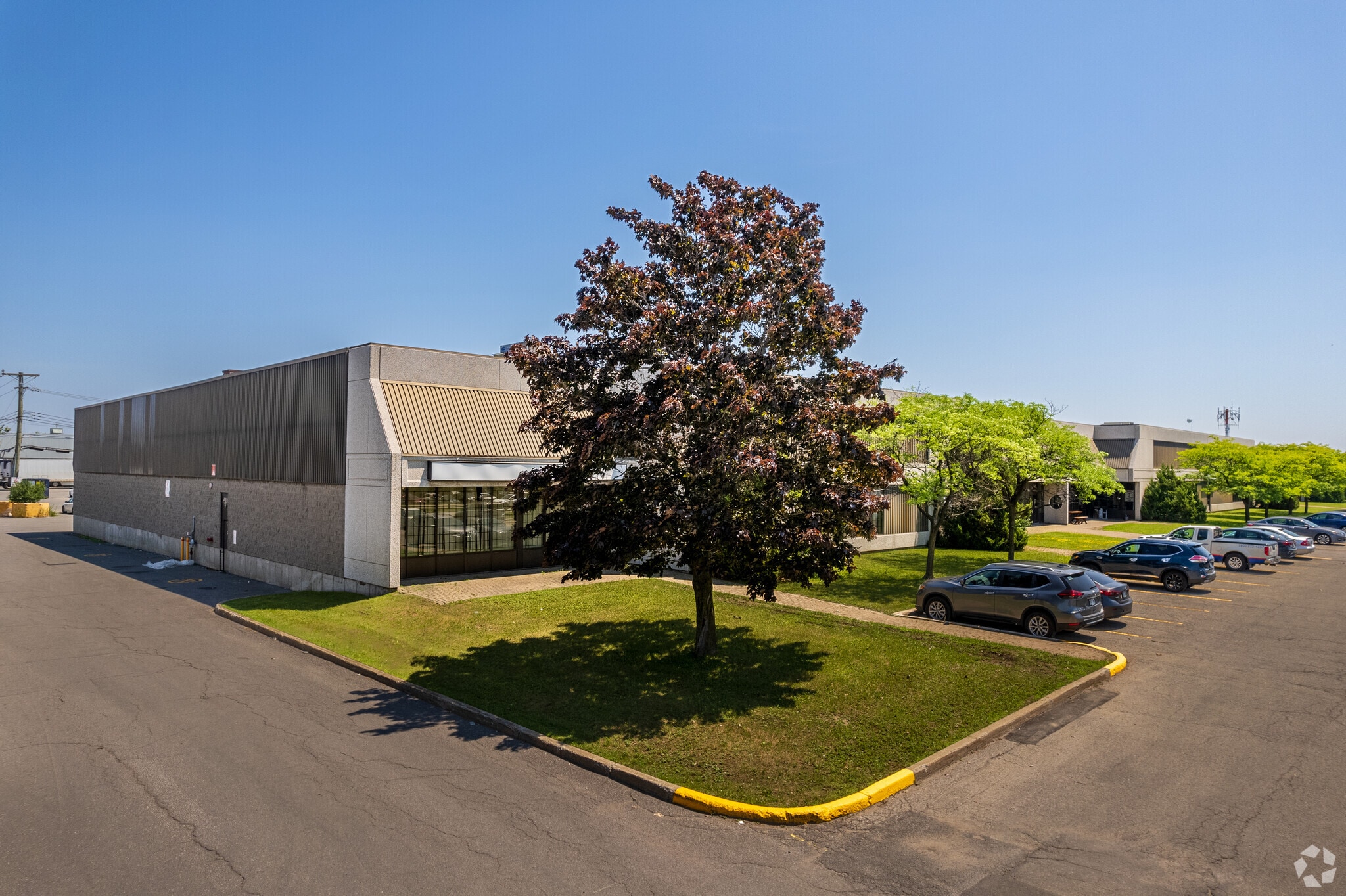 2102-2150 Av 32E, Montréal, QC for Rent