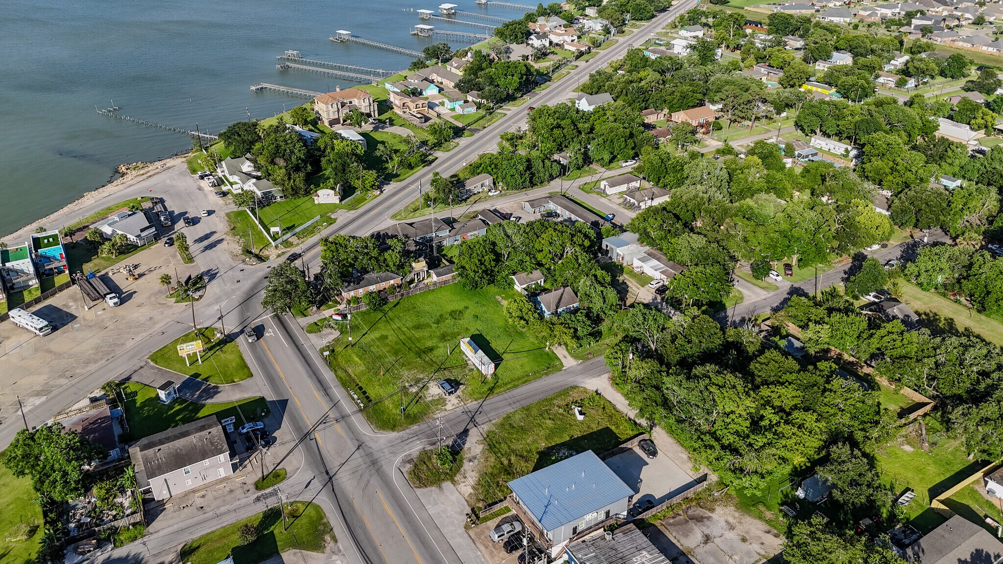 119 Grand Ave, Bacliff, TX for Sale