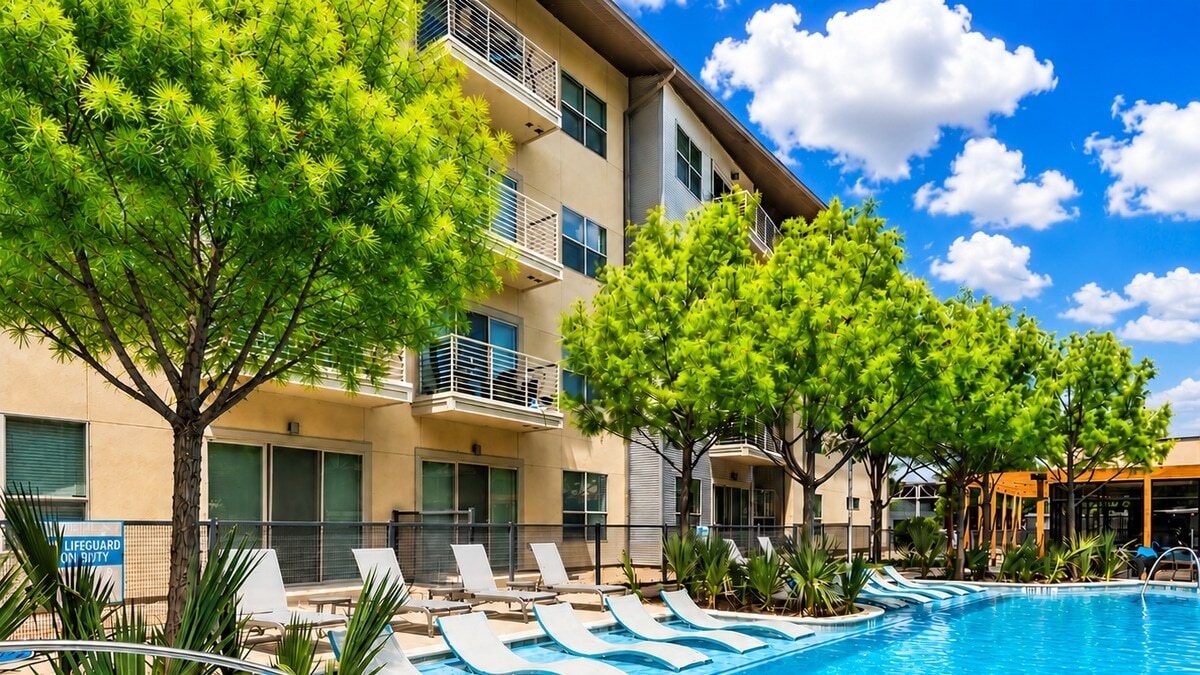 660 Yorktown St, Dallas, TX for Sale