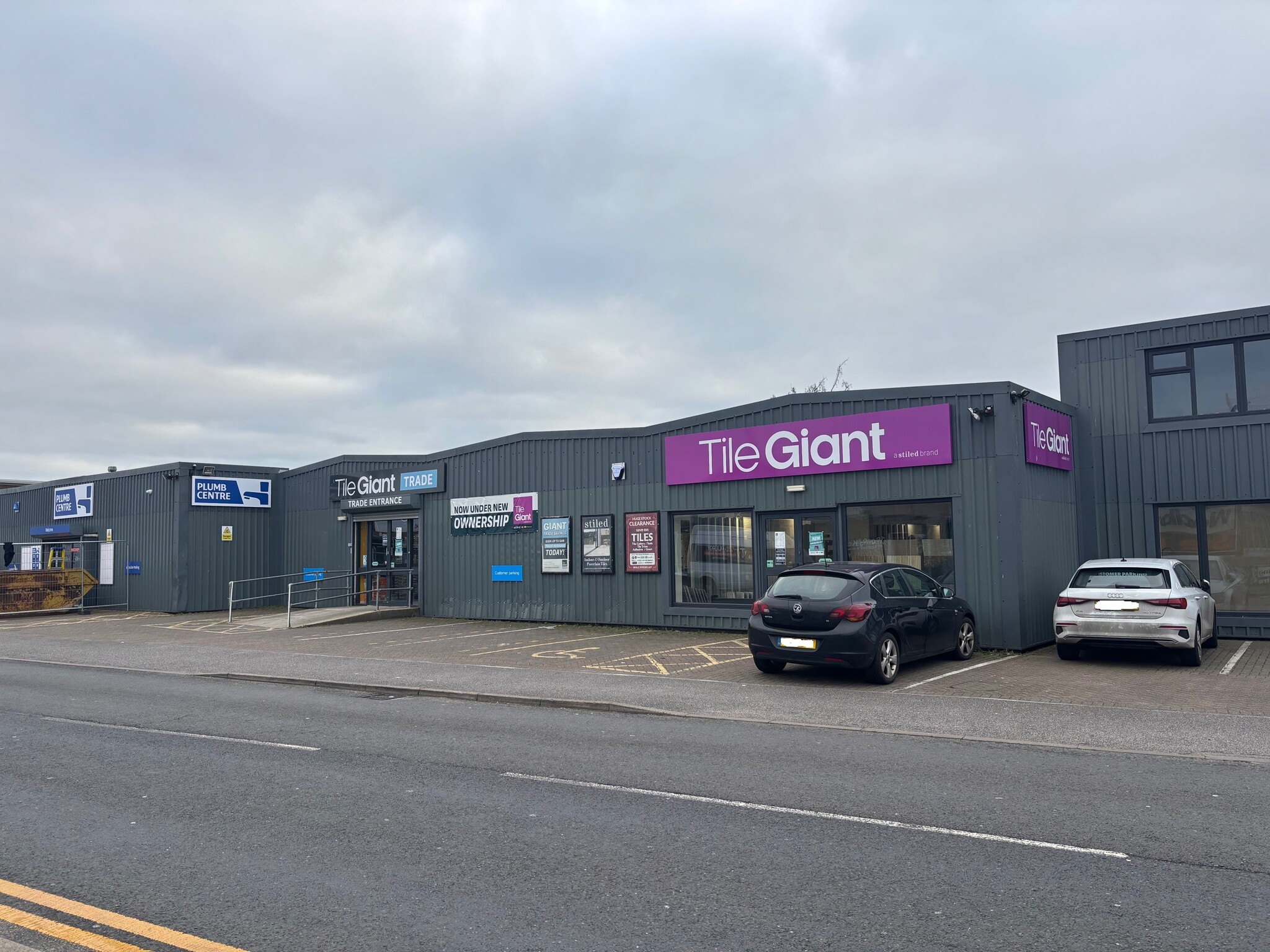 100 Mowbray Dr, Blackpool, LAN for Rent
