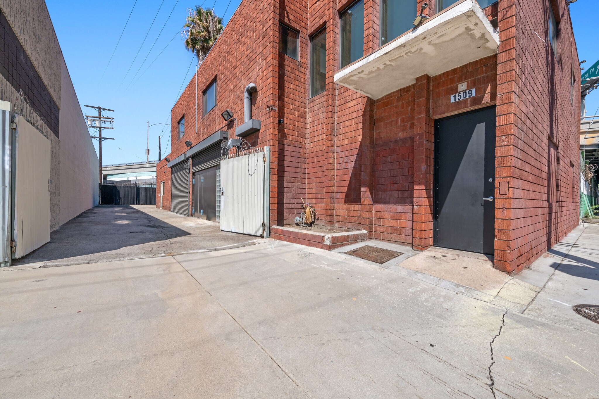 1509 Mateo St, Los Angeles, CA for Sale