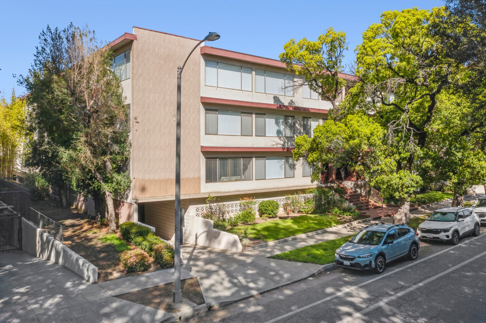 195 S Wilson Ave, Pasadena, CA for Sale
