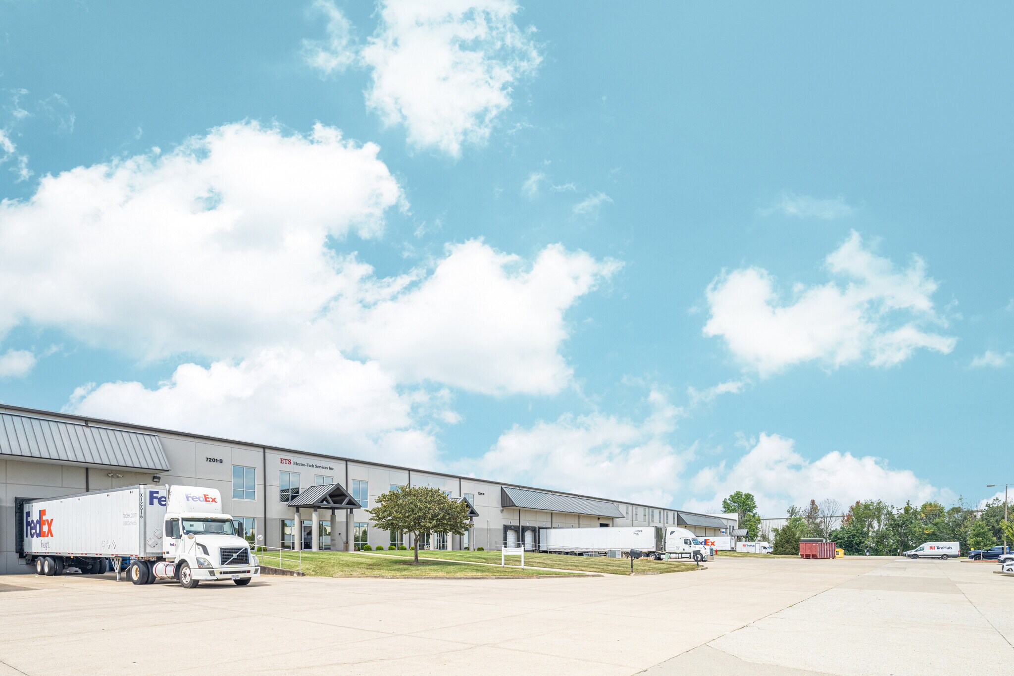 7201 Intermodal Dr, Louisville, KY for Rent
