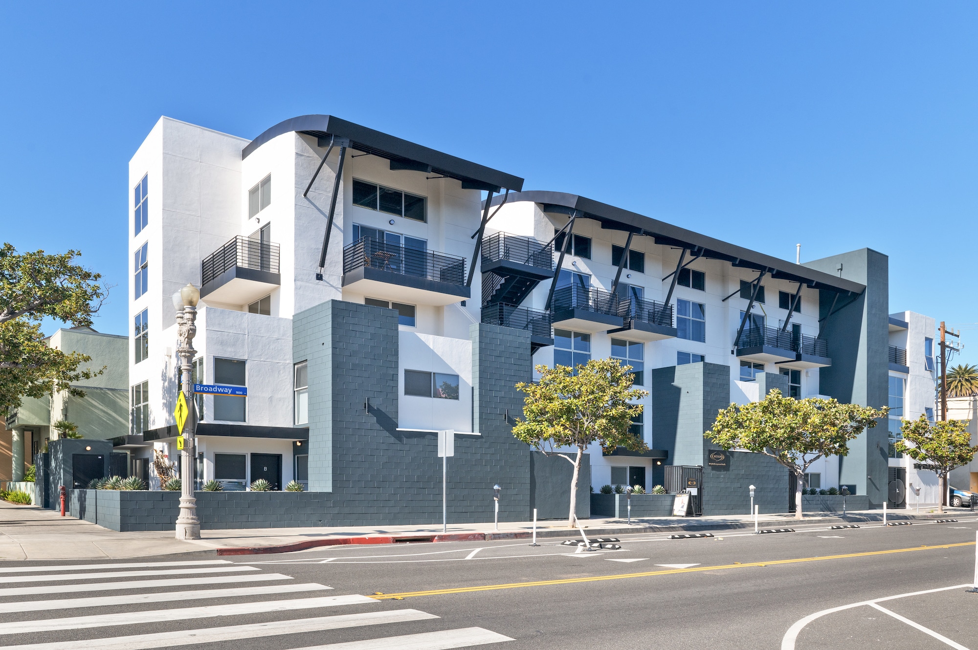 1617 Broadway, Santa Monica, CA for Sale