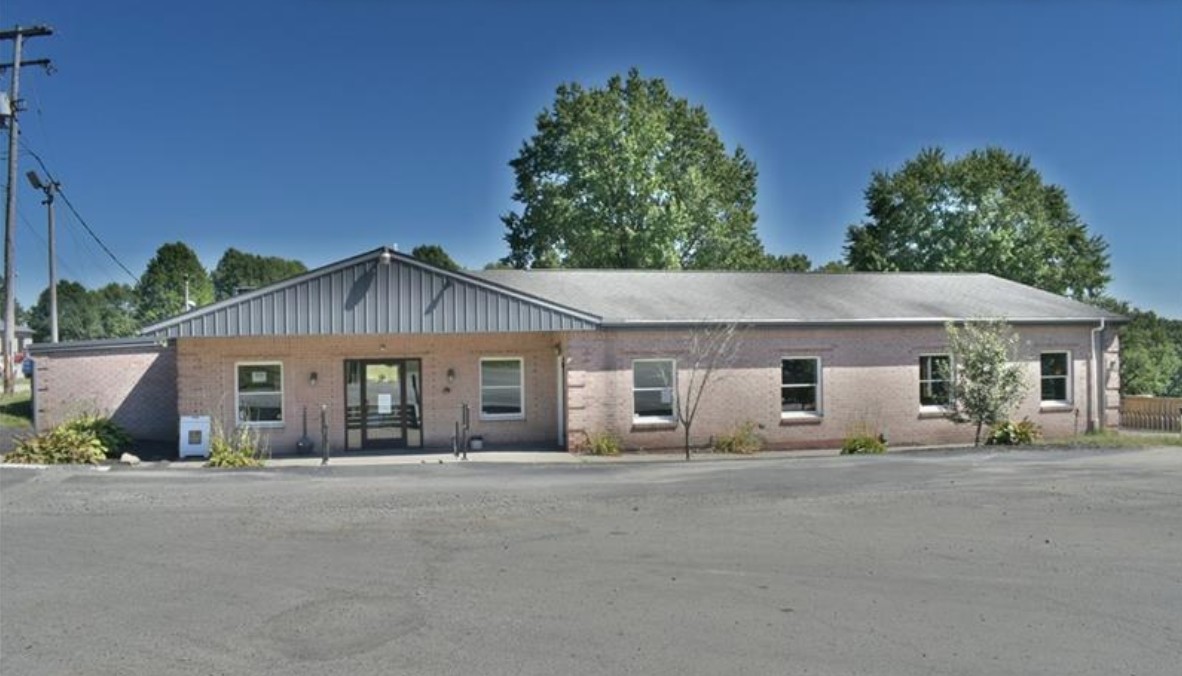 4050 Henderson Rd, Hickory, PA for Sale